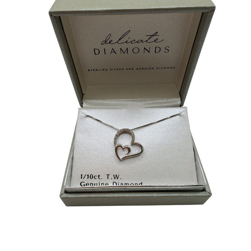 Delicate Diamonds Heart Necklace Women 18in Silver EUC 1/10ct Diamond Sterling